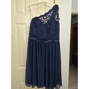 DAVIDS BRIDAL Navy Blue Chiffon Lace BRIDESMAID One Sleeve Dress Woman’s 12 Sexy